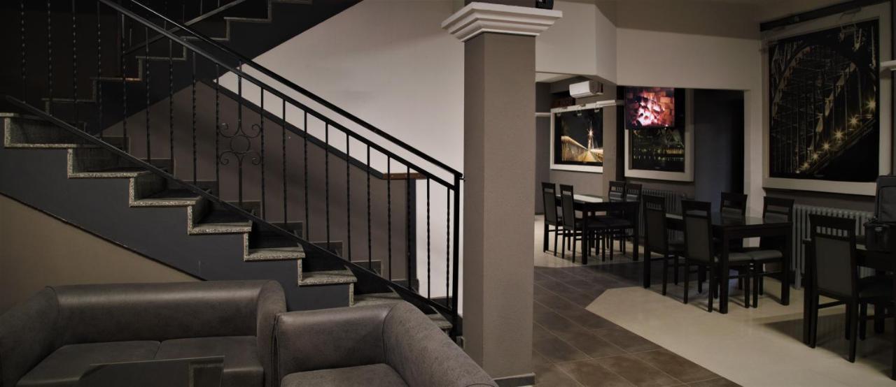 Hotel Ambasador Битоля Екстериор снимка