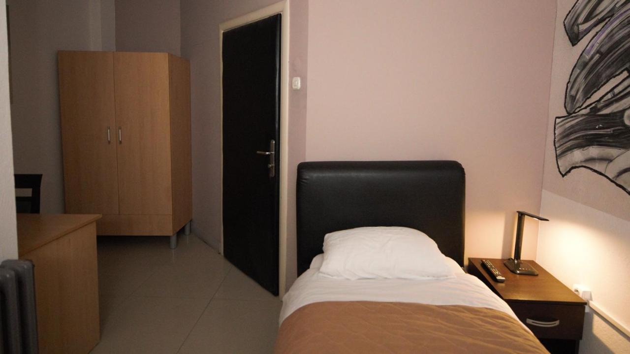 Hotel Ambasador Битоля Екстериор снимка